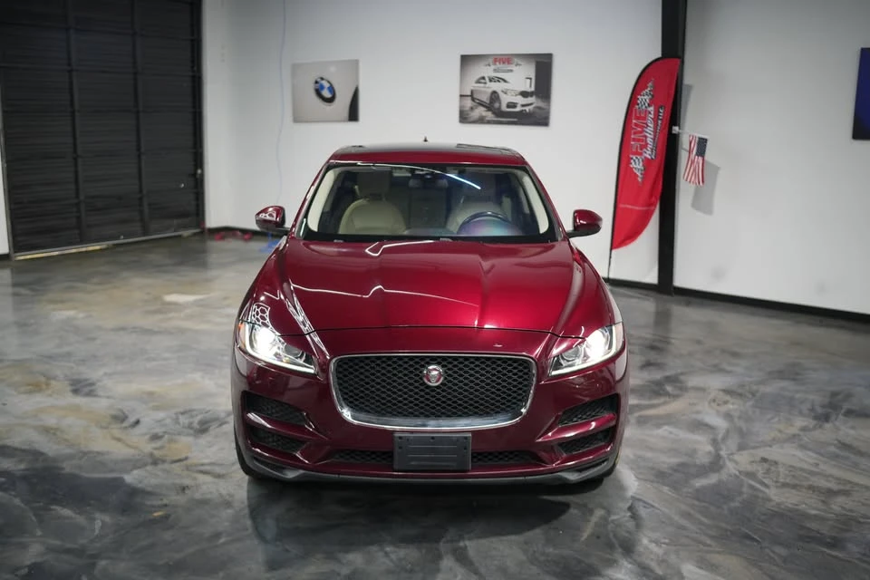 2017 Jaguar F-Pace - Image 6 of 18