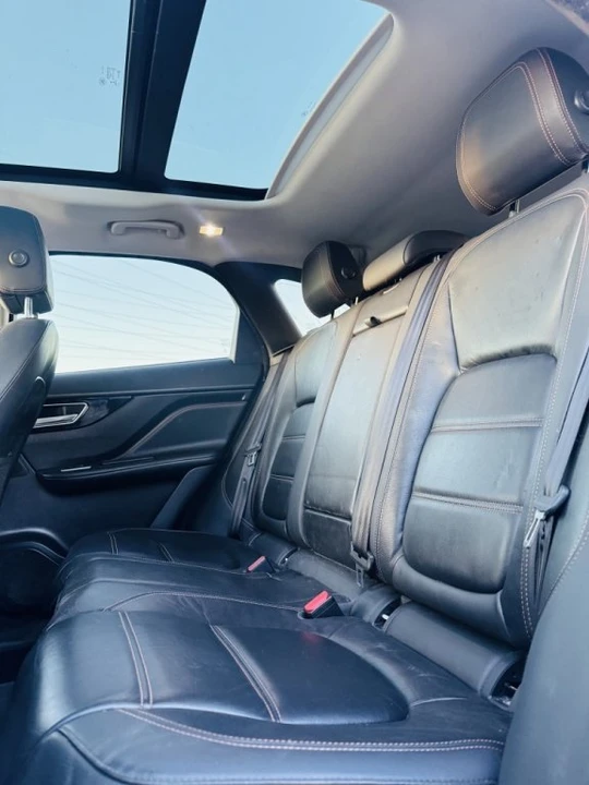 2017 Jaguar F-Pace - Image 10 of 19