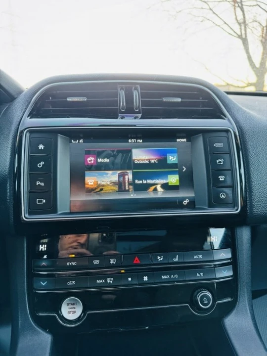 2017 Jaguar F-Pace - Image 18 of 19