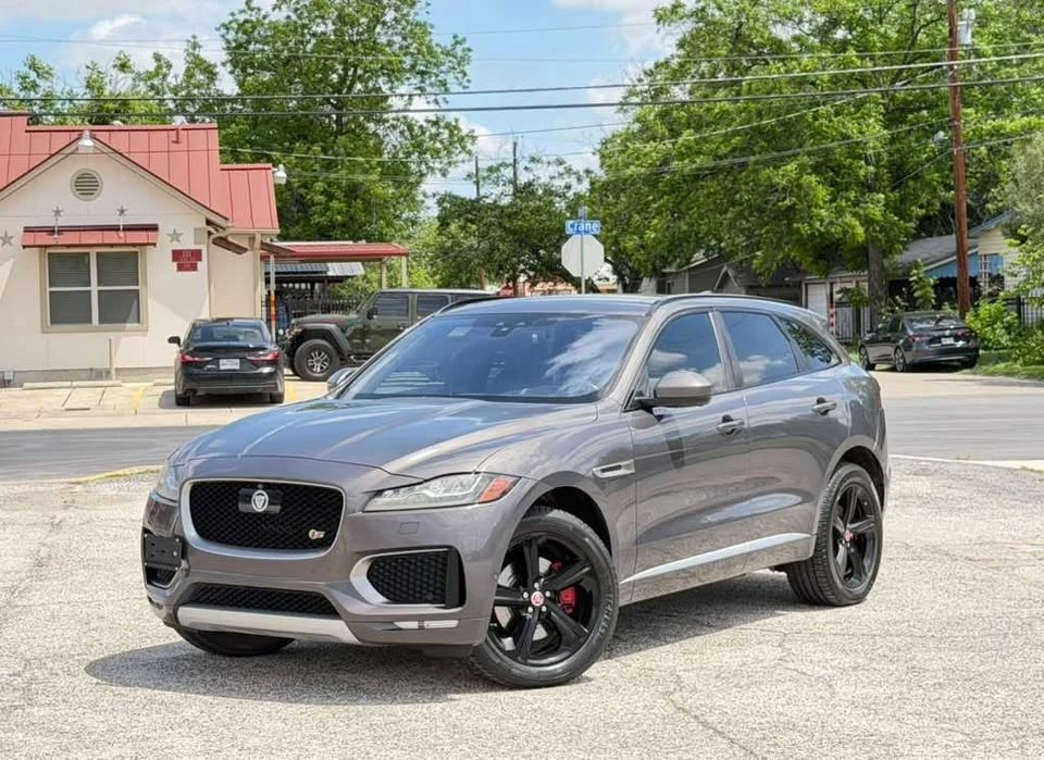2017 Jaguar F-Pace - Image 3 of 16