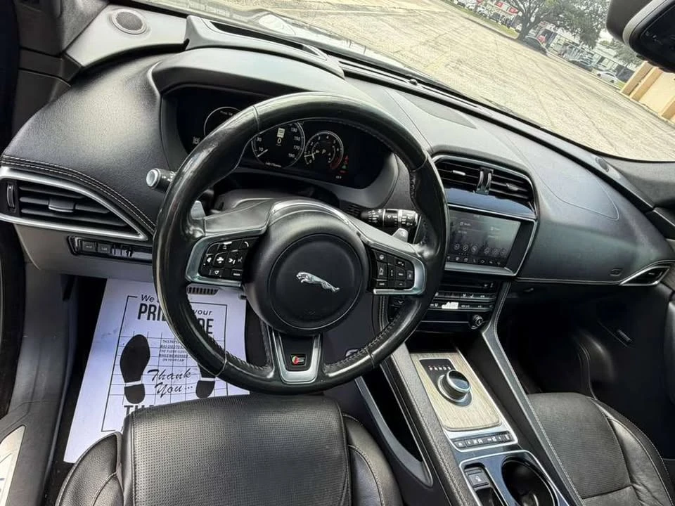 2017 Jaguar F-Pace - Image 16 of 16