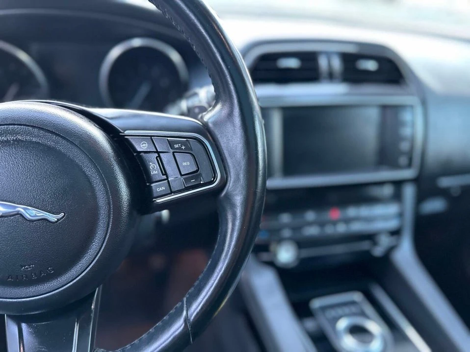 2017 Jaguar F-Pace - Image 16 of 20