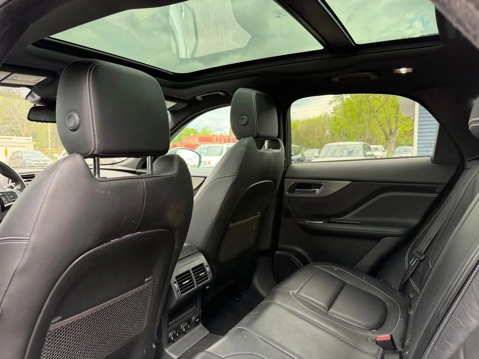2017 Jaguar F-Pace - Image 3 of 14