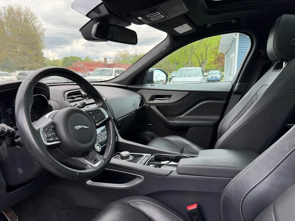 2017 Jaguar F-Pace - Image 2 of 14