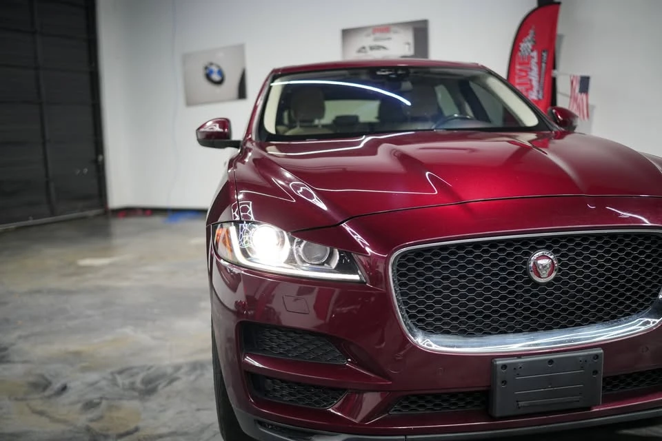 2017 Jaguar F-Pace - Image 5 of 18