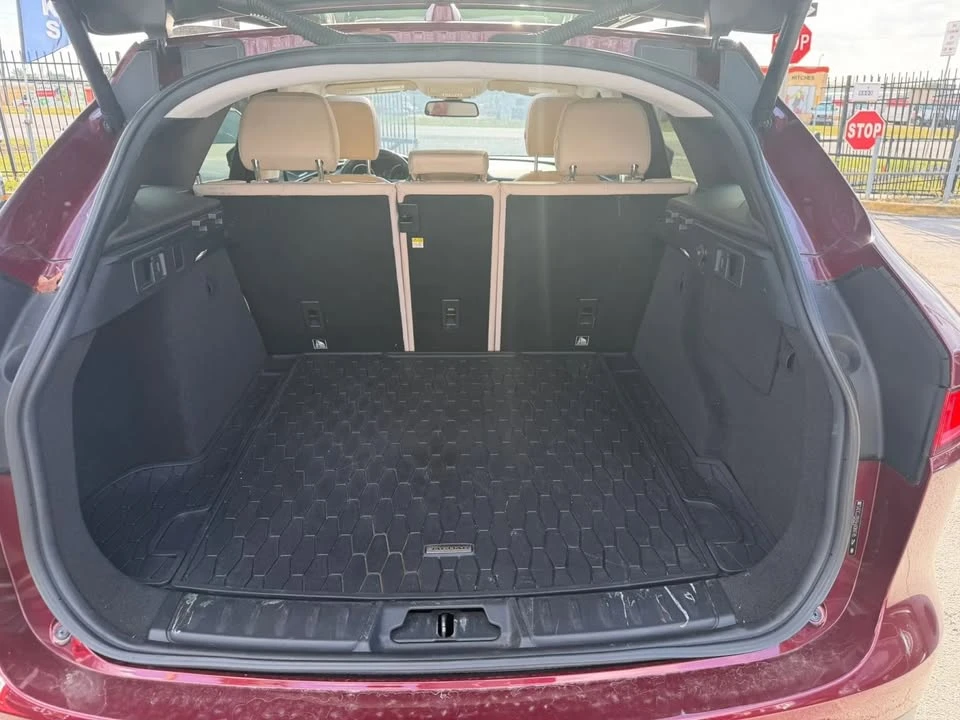 2017 Jaguar F-Pace - Image 14 of 18