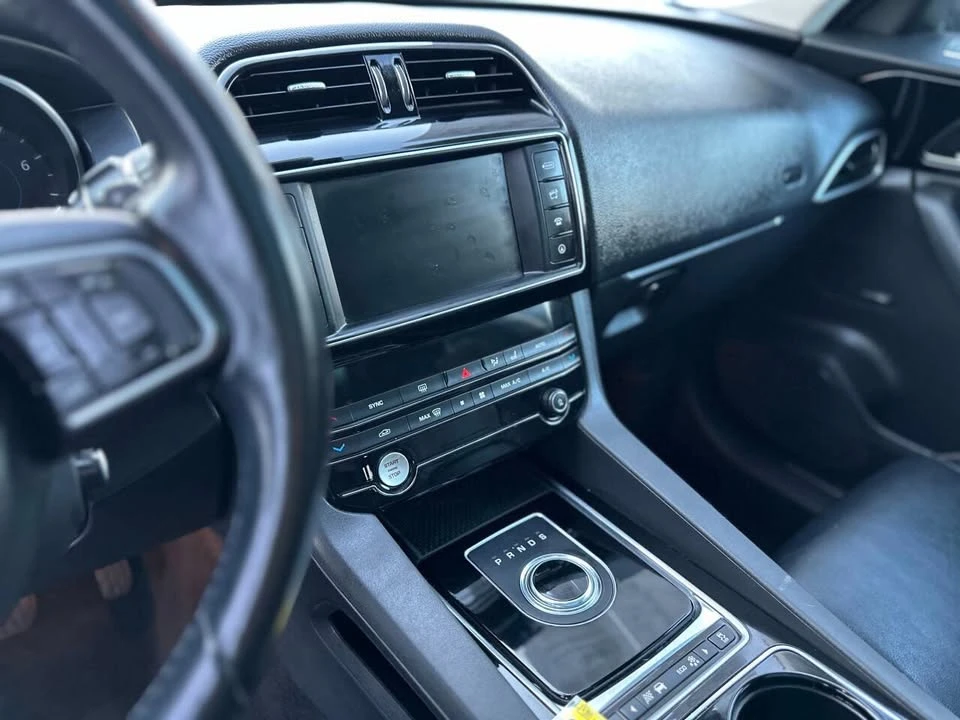 2017 Jaguar F-Pace - Image 13 of 20