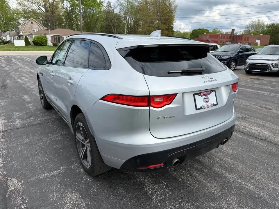 2017 Jaguar F-Pace - Image 9 of 14