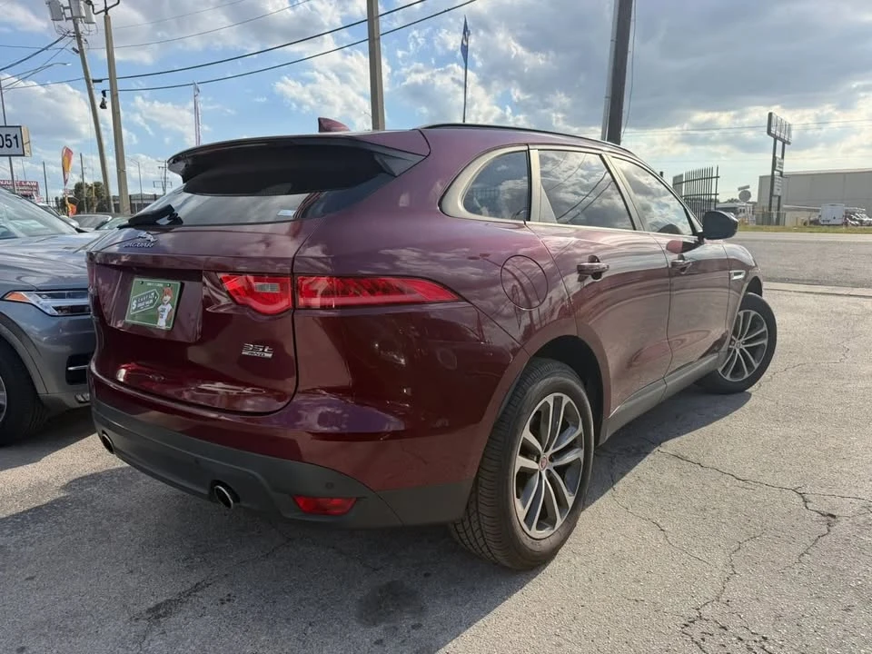 2017 Jaguar F-Pace - Image 2 of 18
