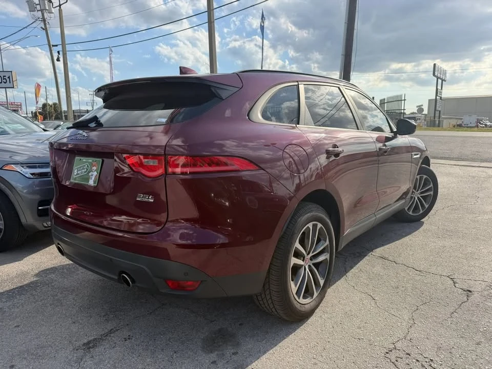 2017 Jaguar F-Pace - Image 4 of 18