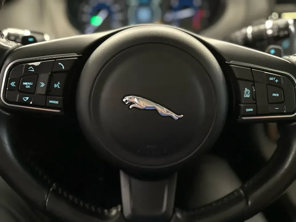 2017 Jaguar F-Pace - Image 15 of 19