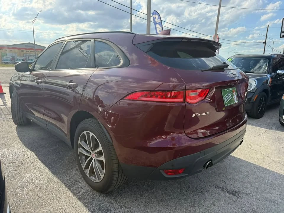 2017 Jaguar F-Pace - Image 5 of 18