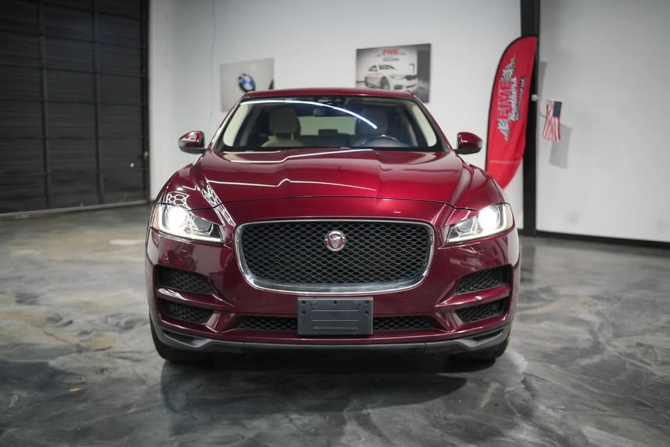 2017 Jaguar F-Pace - Image 4 of 18