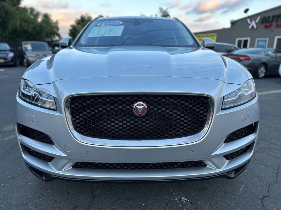 2017 Jaguar F-Pace - Image 2 of 20