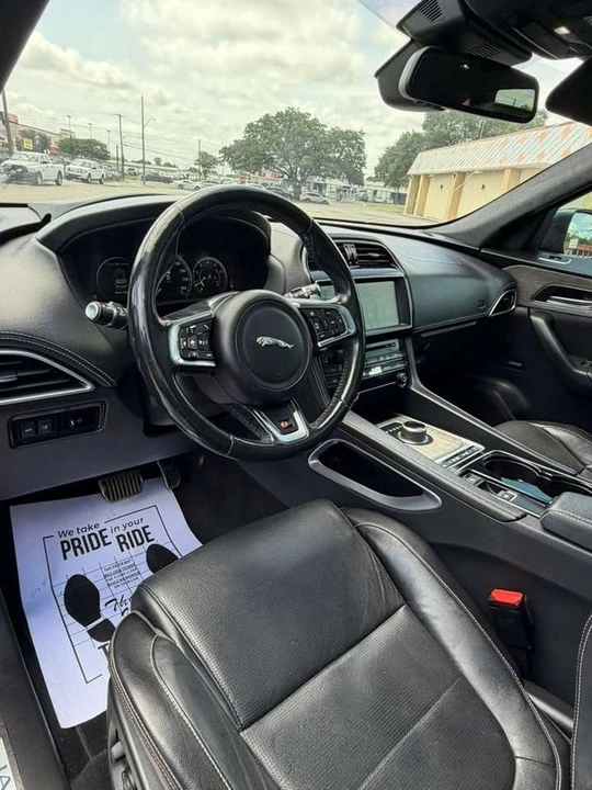 2017 Jaguar F-Pace - Image 7 of 14