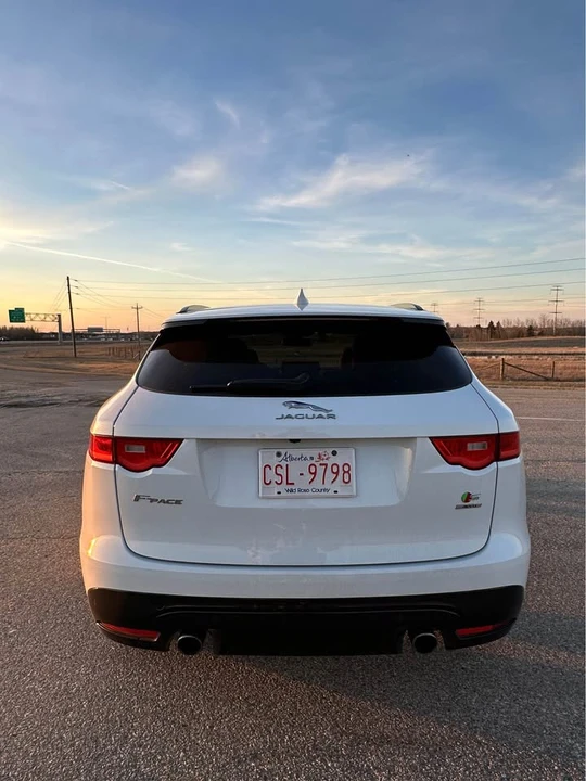 2017 Jaguar F-Pace - Image 4 of 13