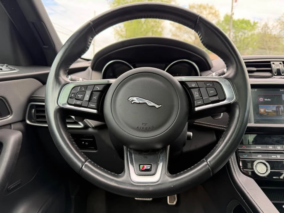 2017 Jaguar F-Pace - Image 6 of 14