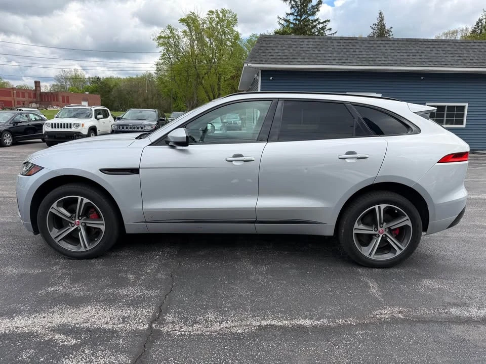 2017 Jaguar F-Pace - Image 8 of 14