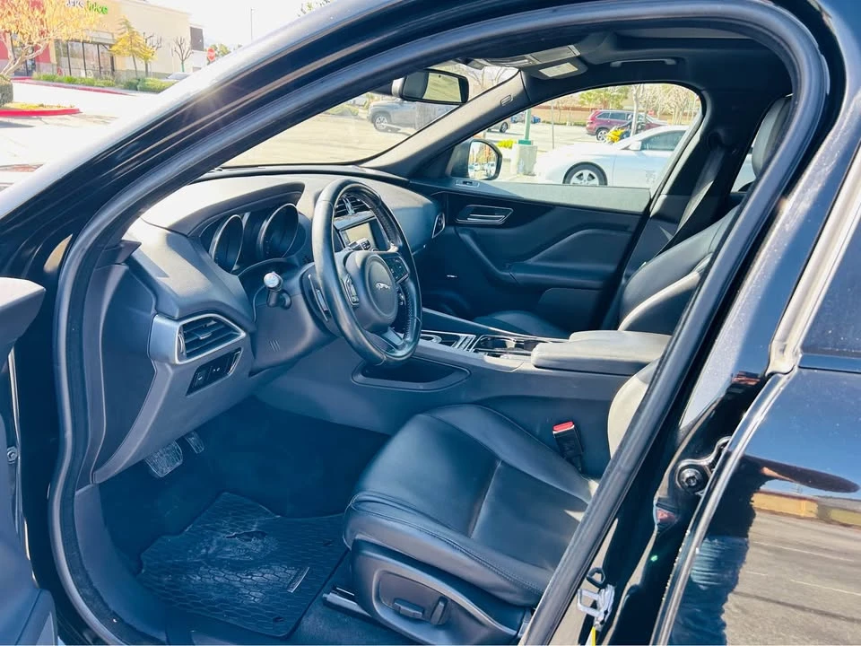 2017 Jaguar F-Pace - Image 10 of 13