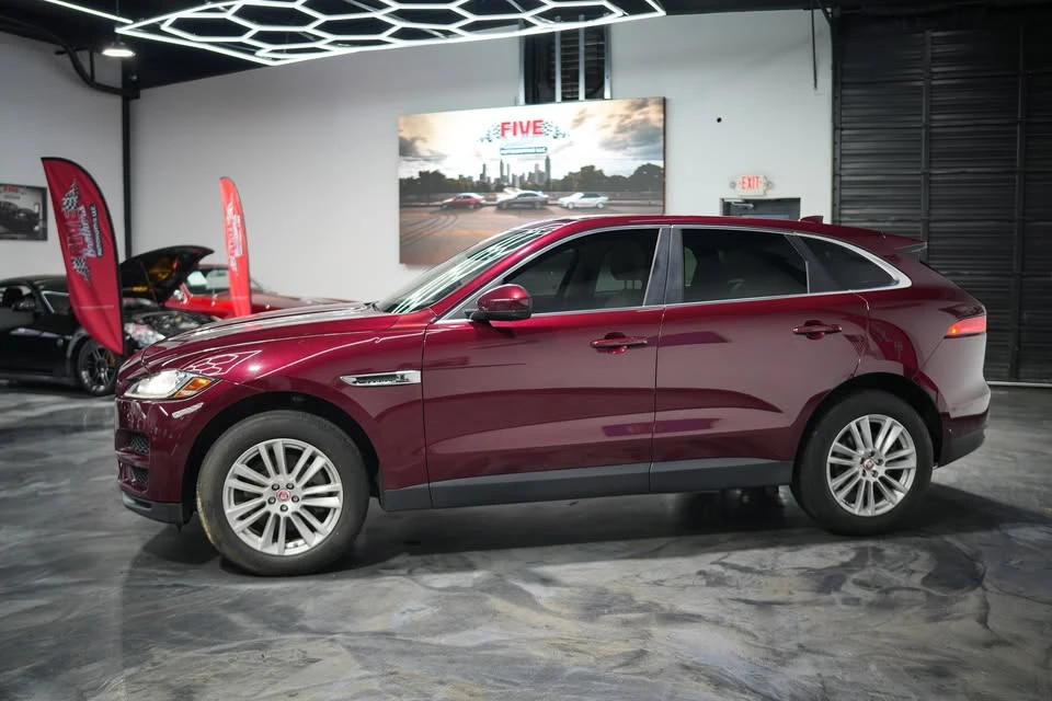 2017 Jaguar F-Pace - Image 11 of 18