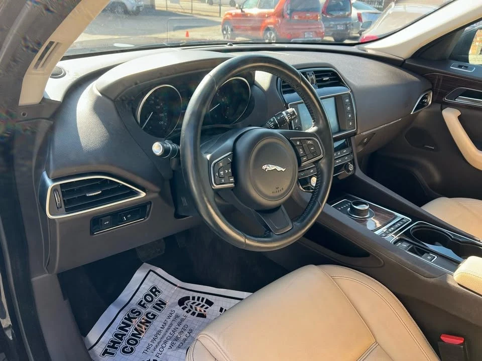 2017 Jaguar F-Pace - Image 6 of 20