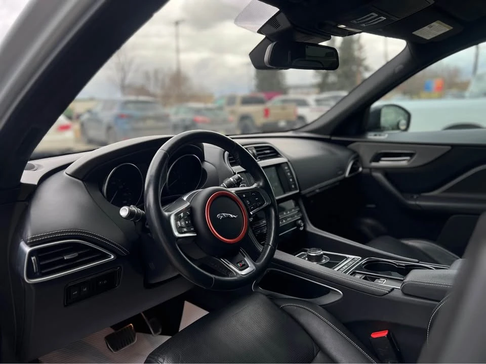 2017 Jaguar F-Pace - Image 18 of 20