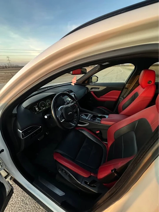 2017 Jaguar F-Pace - Image 10 of 13