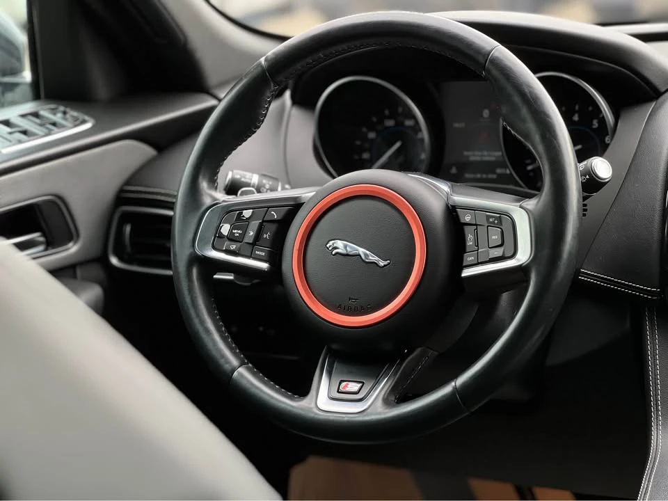 2017 Jaguar F-Pace - Image 16 of 20