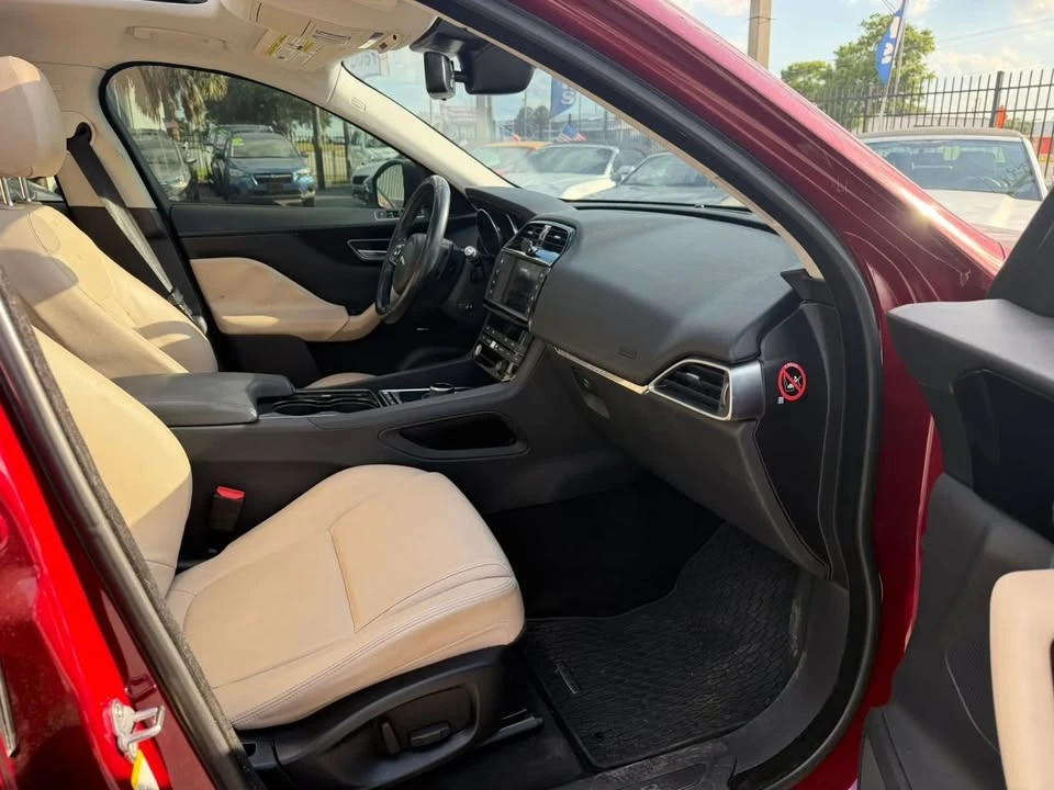 2017 Jaguar F-Pace - Image 15 of 18