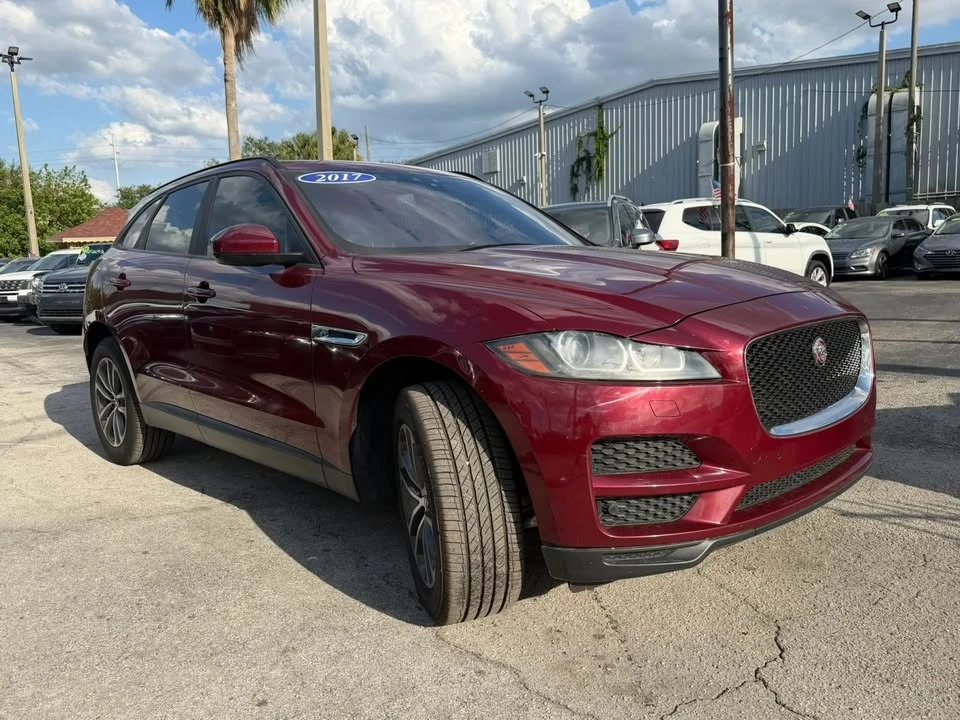 2017 Jaguar F-Pace - Image 3 of 18