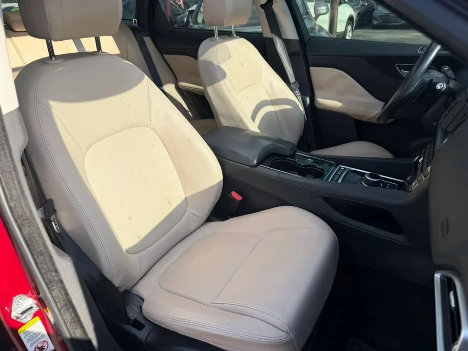 2017 Jaguar F-Pace - Image 10 of 18
