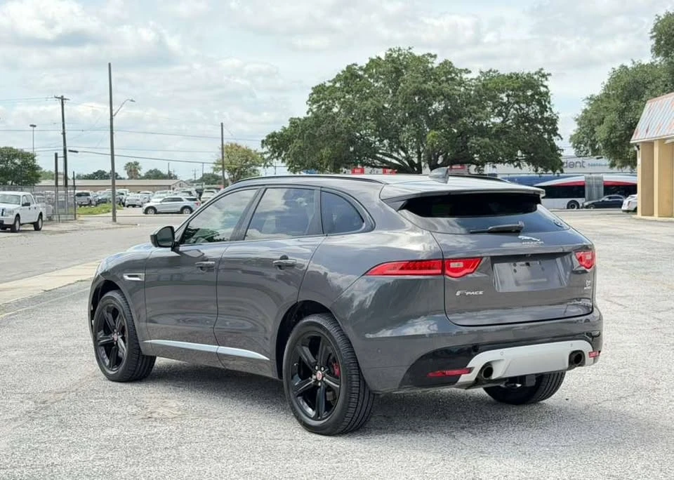 2017 Jaguar F-Pace - Image 2 of 16