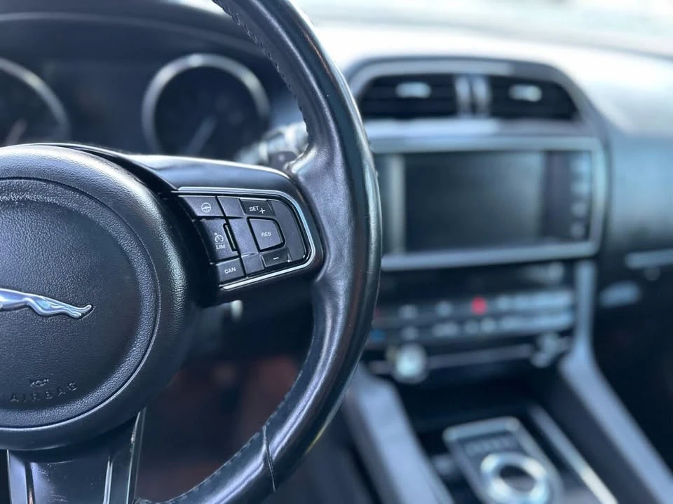 2017 Jaguar F-Pace - Image 16 of 20