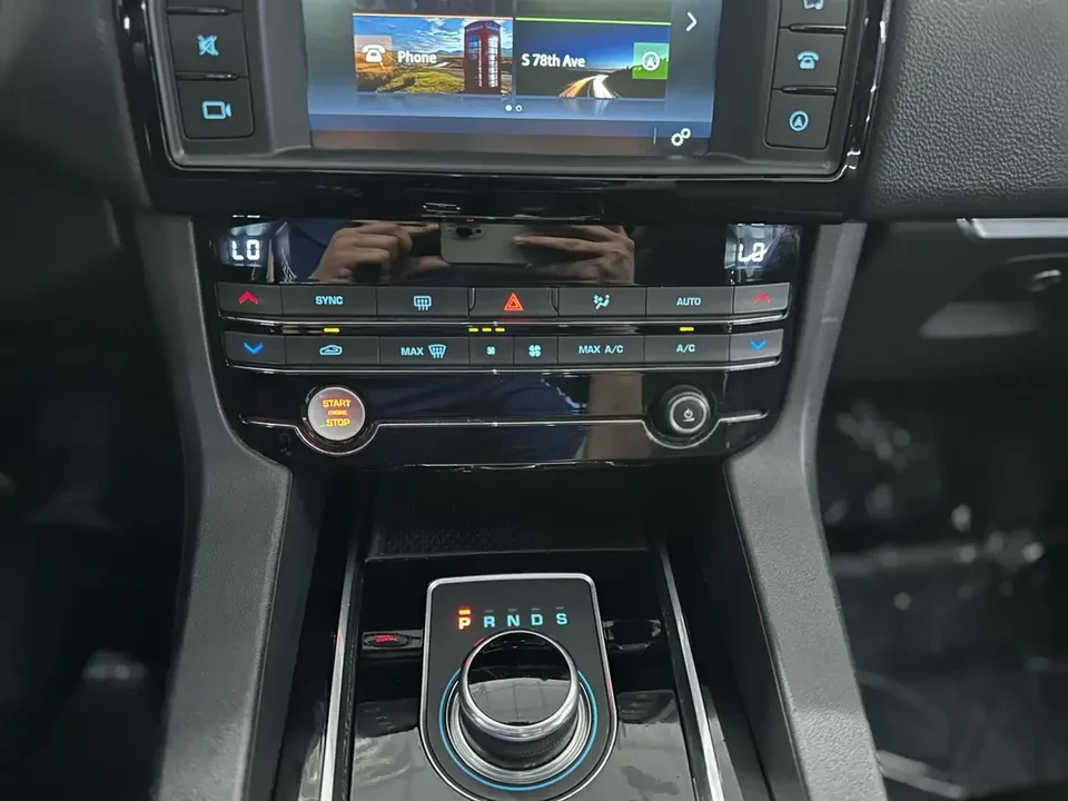 2017 Jaguar F-Pace - Image 11 of 19