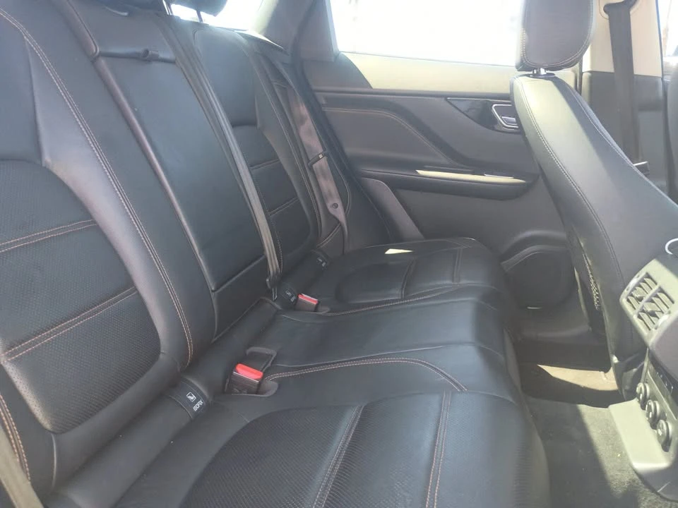 2017 Jaguar F-Pace - Image 9 of 11