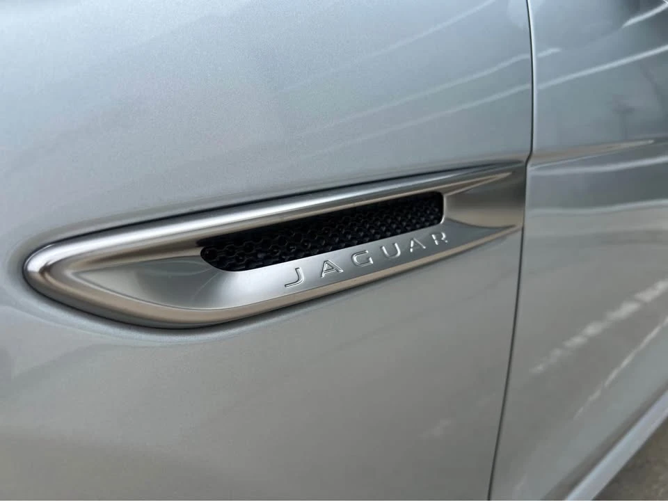 2017 Jaguar F-Pace - Image 10 of 20