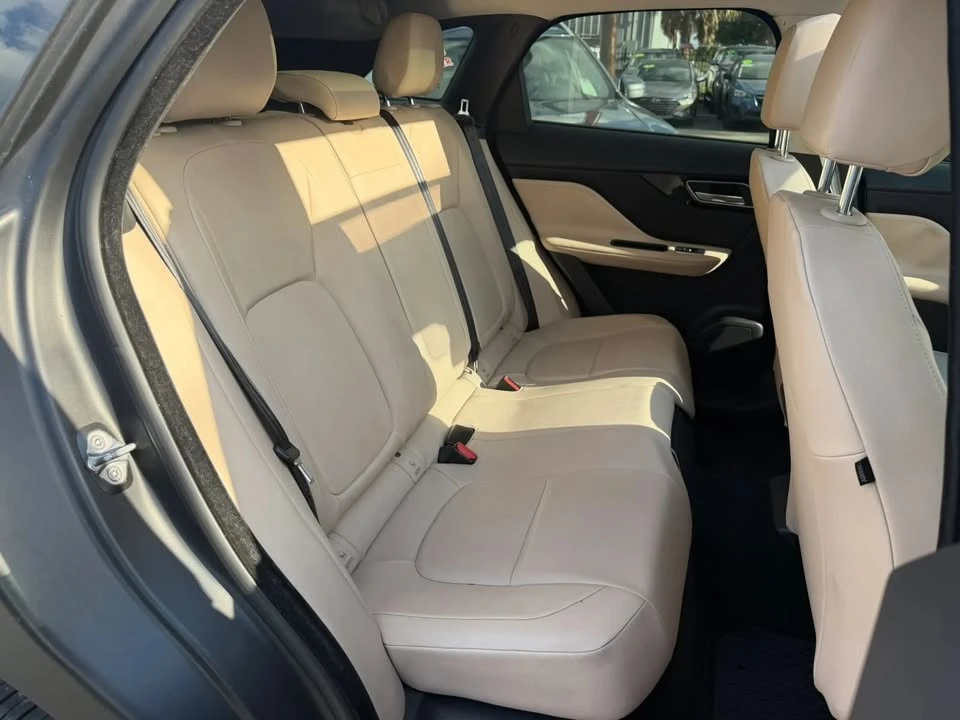 2017 Jaguar F-Pace - Image 12 of 18