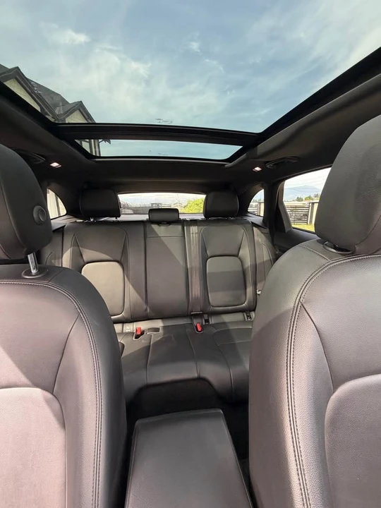 2017 Jaguar F-Pace - Image 6 of 11