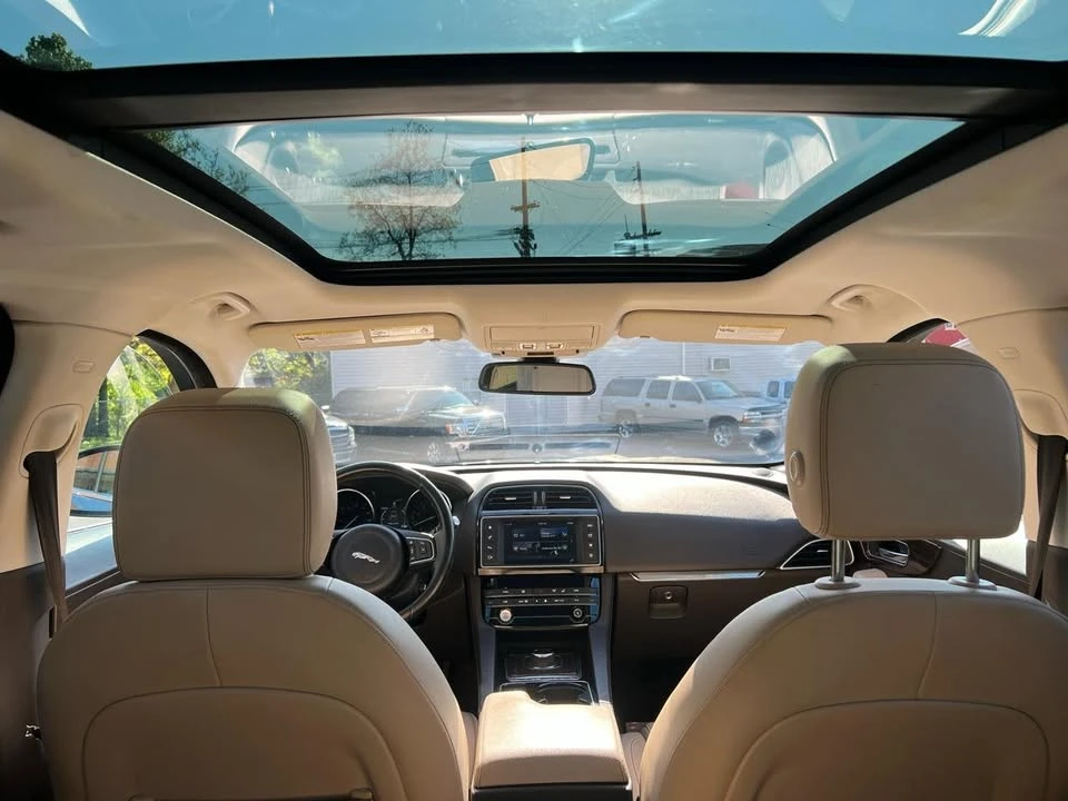 2017 Jaguar F-Pace - Image 17 of 20