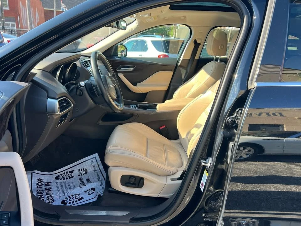 2017 Jaguar F-Pace - Image 8 of 20