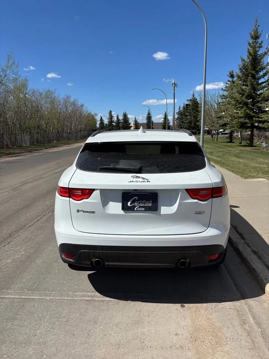 2017 Jaguar F-Pace - Image 8 of 13
