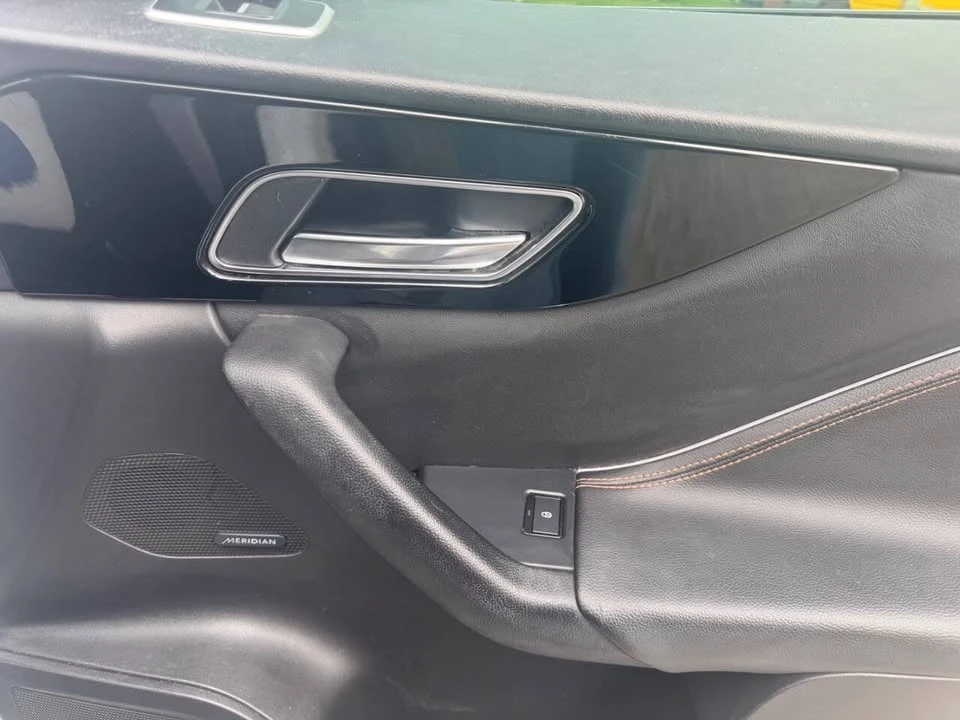 2017 Jaguar F-Pace - Image 15 of 20