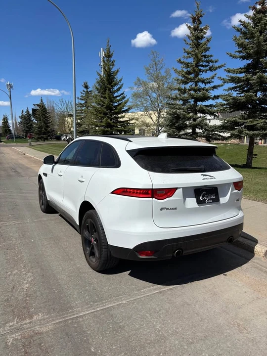 2017 Jaguar F-Pace - Image 7 of 13
