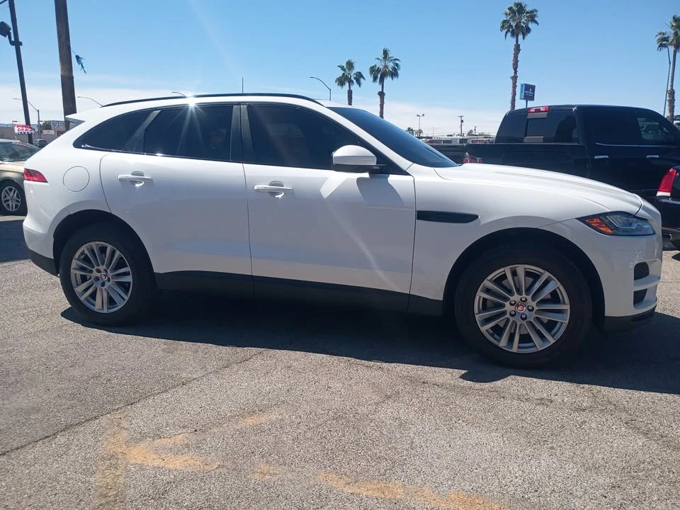 2017 Jaguar F-Pace - Image 3 of 11