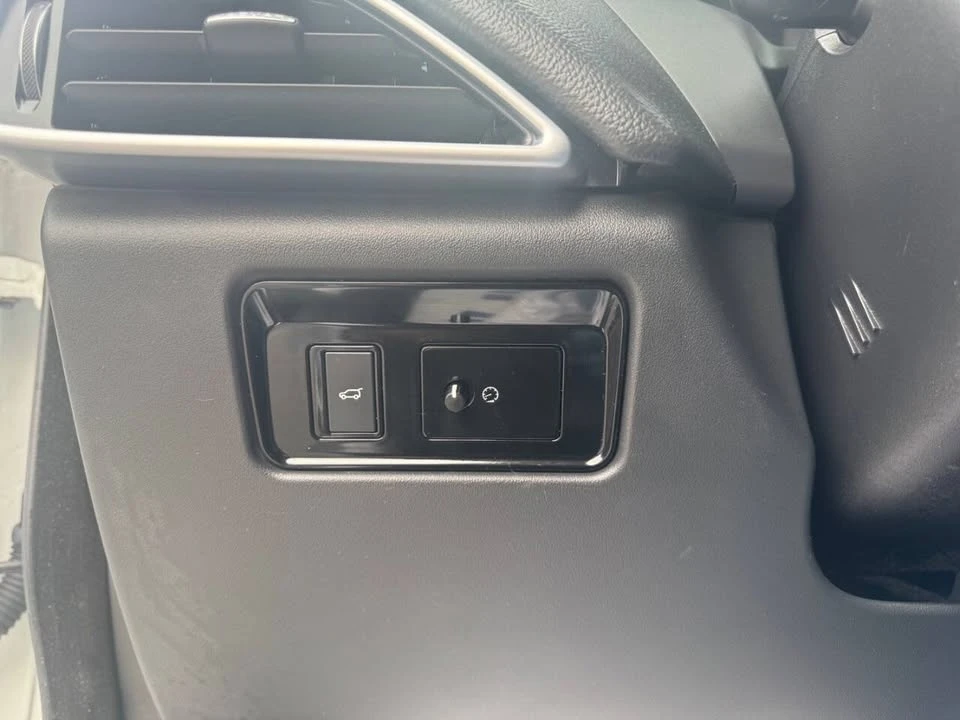 2017 Jaguar F-Pace - Image 19 of 20