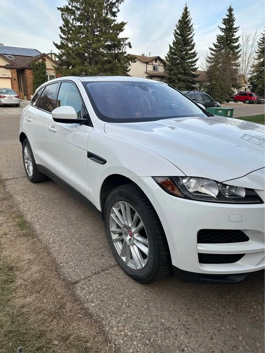 2017 Jaguar F-Pace - Image 7 of 14
