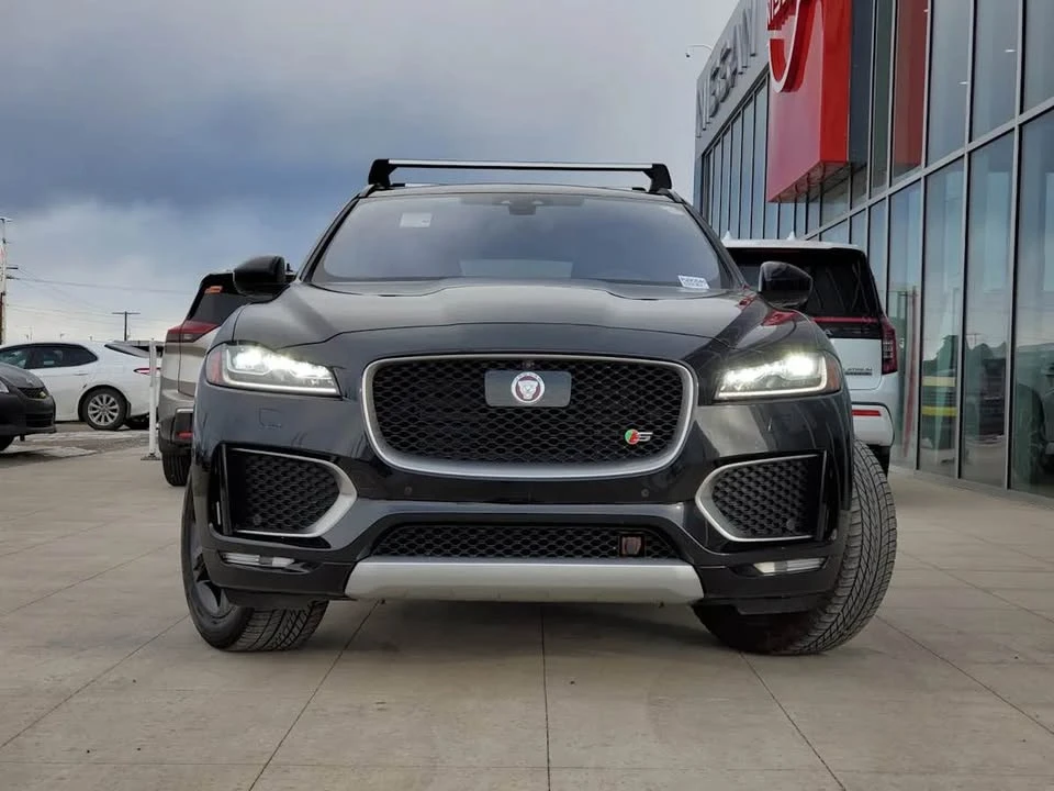 2017 Jaguar F-Pace - Image 2 of 18