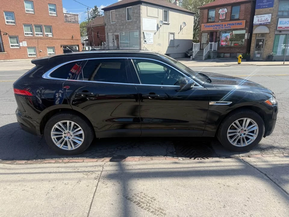 2017 Jaguar F-Pace - Image 8 of 12