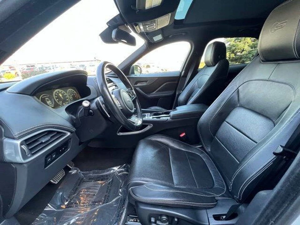 2017 Jaguar F-Pace - Image 19 of 20