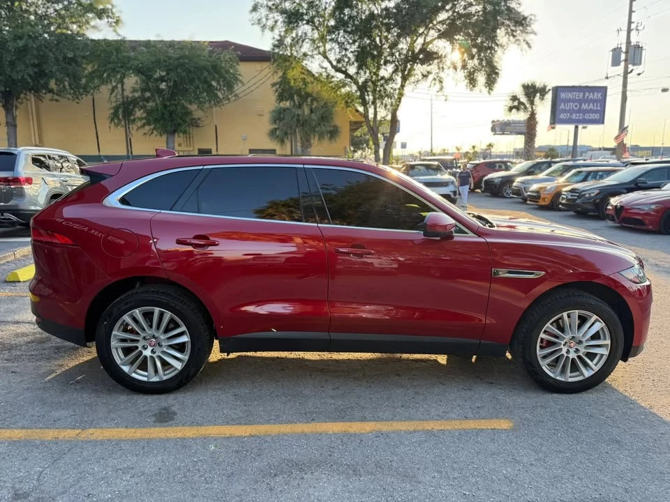 2017 Jaguar F-Pace - Image 4 of 17